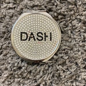 DASH compact mirror